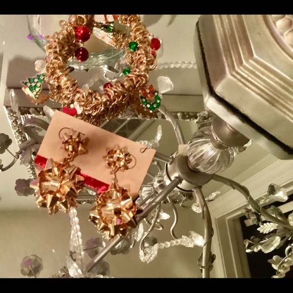 Beautiful Christmas jewelry set so pretty! - Picture 3 of 4